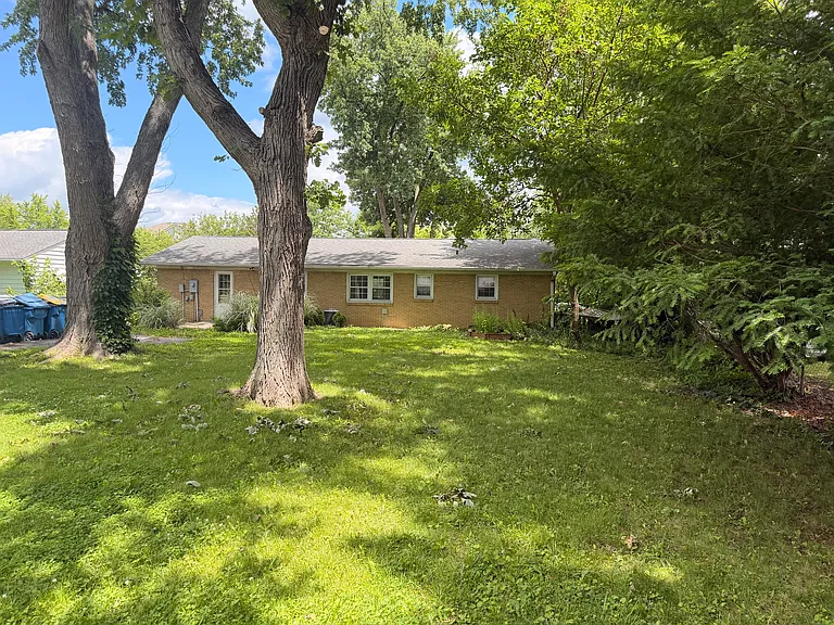 836 E Auman Dr — Photo 8