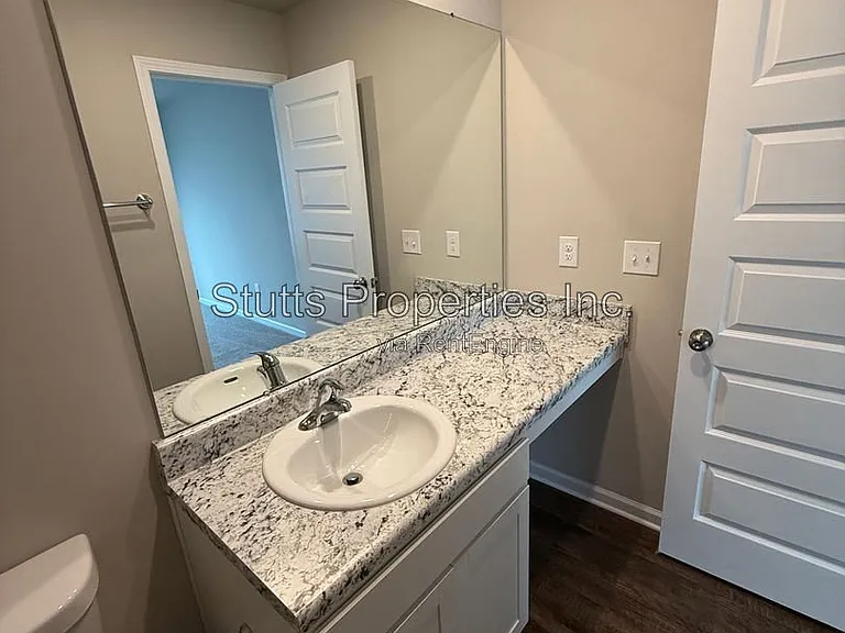 4137 Hudson Ct — Photo 12