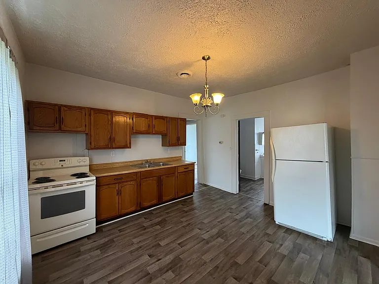 1114 Vine St — Photo 3