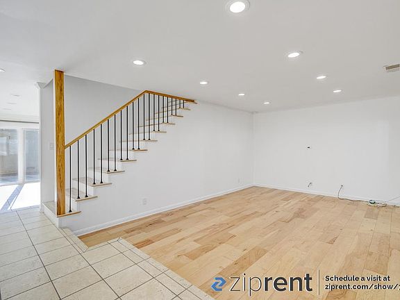 2nd image of 1086 Gull Ave