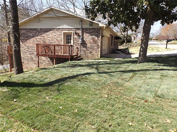 4th image of 4 Crestwood Dr