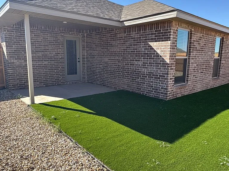 2147 Langford Ave — Photo 9