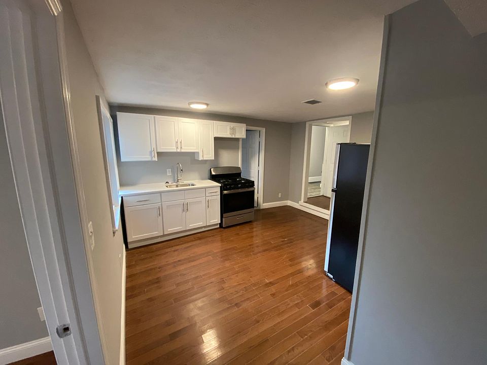 1st image of 228 Broadway Floor 2