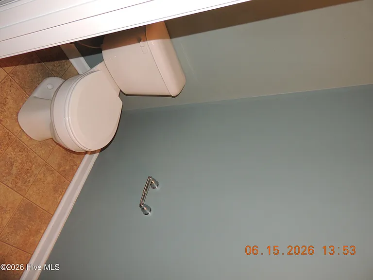 421 Falls Cv — Photo 10