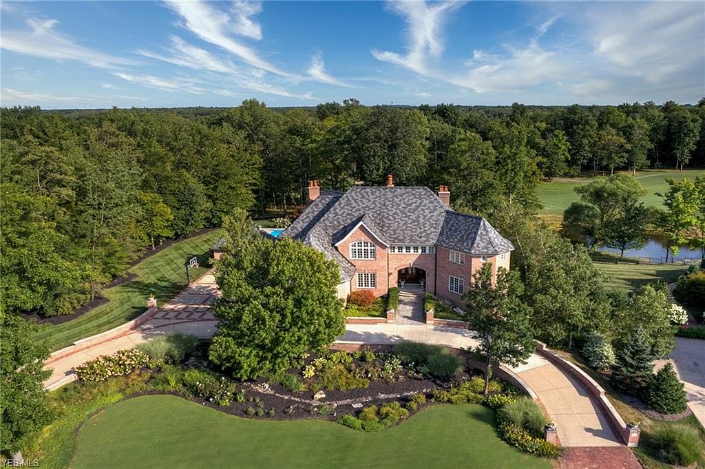 435 Berwick Cir, Aurora, OH 44202 Zillow