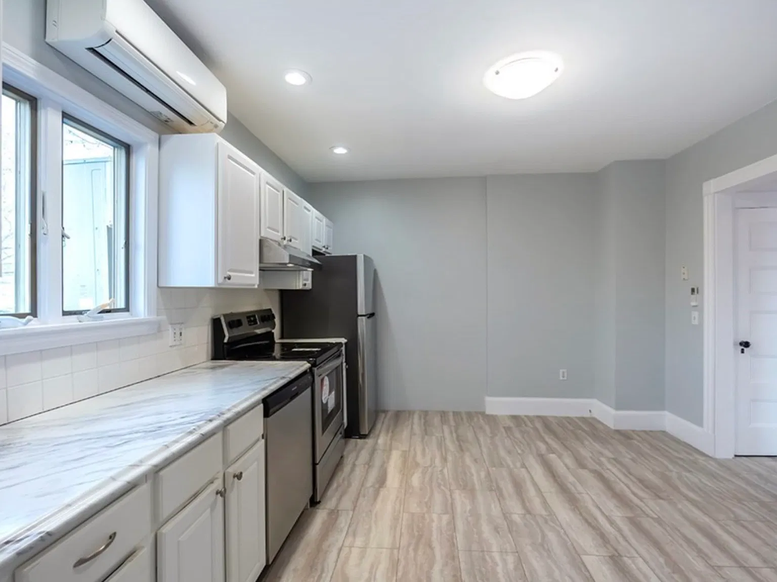 1 bed, 1.0 bath, 600 sqft, $2,200 — Photo 4