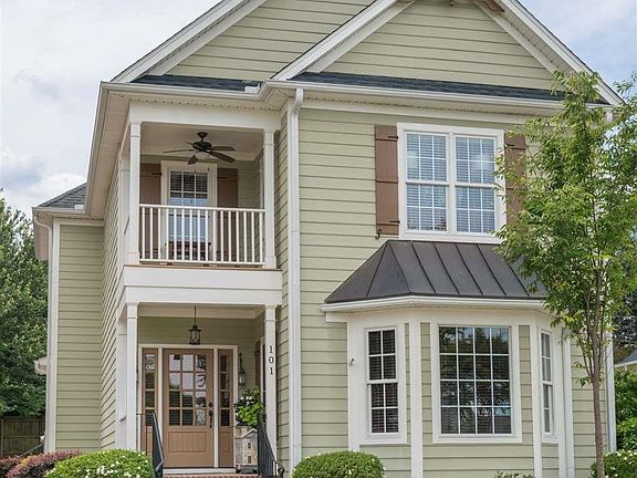 3rd image of 101 Applewood Dr