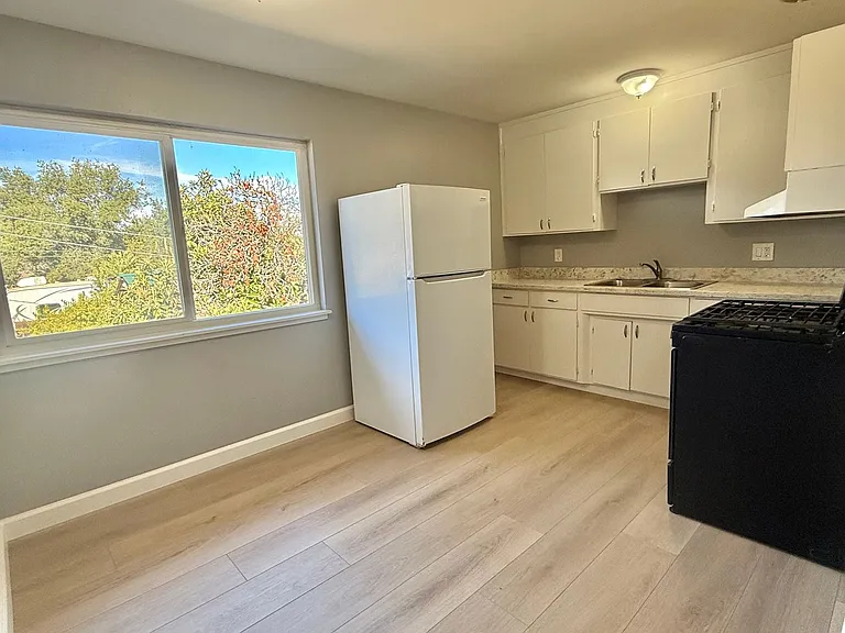 8001 Church St — Photo 6