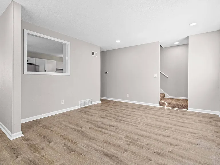 Stoneside Apartments — Photo 31