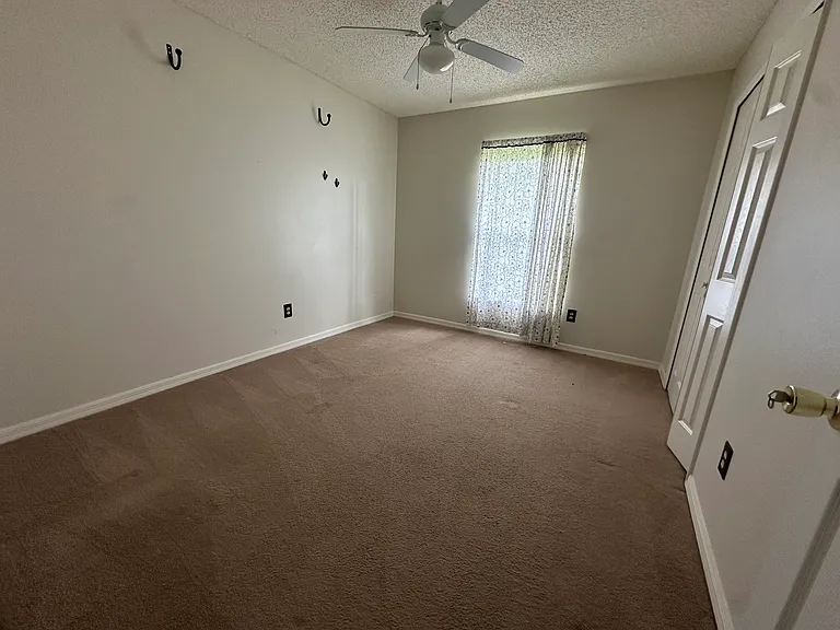 18409 Canary Ln — Photo 14