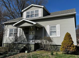 113 W Schuetz St, Lebanon, IL 62254