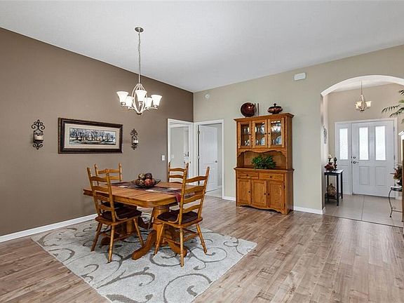 4th image of 2933 Magellan Ct