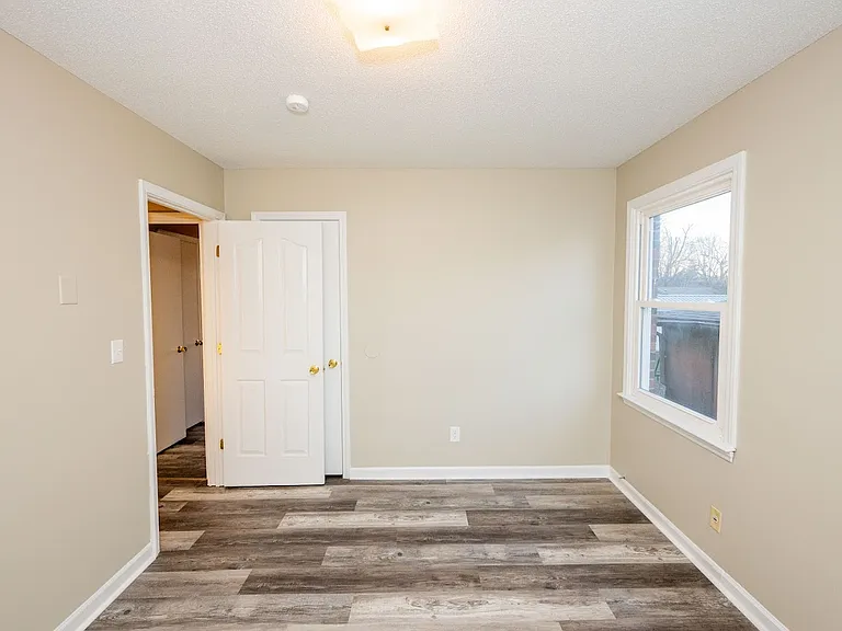101 E Airview Dr — Photo 8