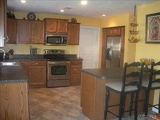 2nd image of 9 Cara Dr