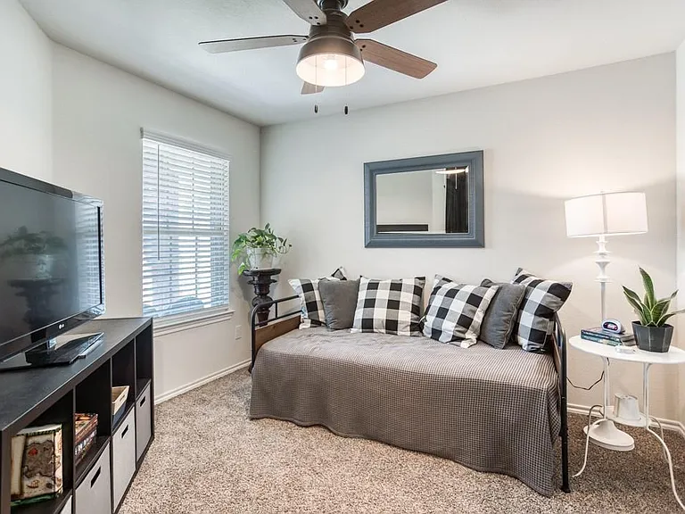 608 Rustic Meadows Trl — Photo 16