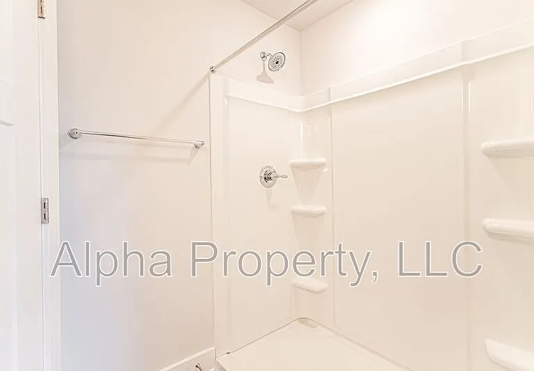 124 Keel Ln — Photo 15