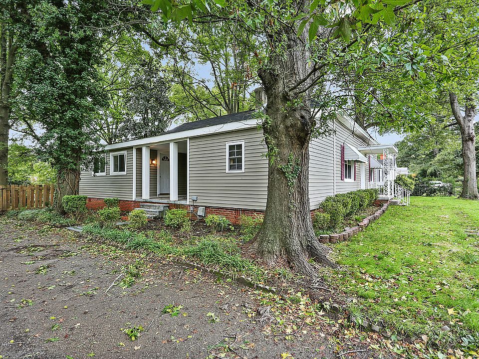 1st image of 912 Gibbons St