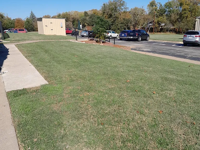 Saddle Ridge Apartments — Photo 8
