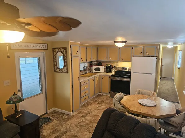 831 Mandarin St, Lakeland, FL 33803