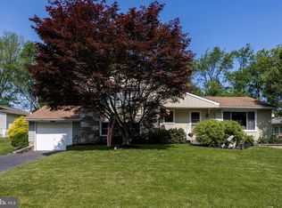 2170 Geoffrey Dr, Willow Grove, PA 19090