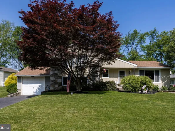 2170 Geoffrey Dr, Willow Grove, PA 19090