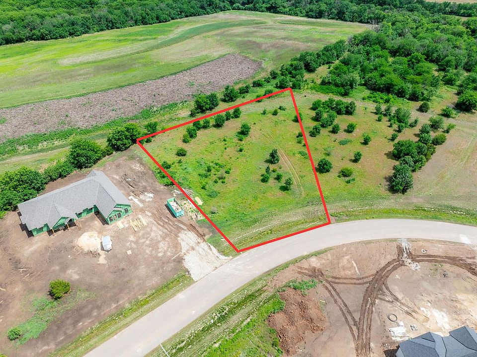 1st image of 16522 W Hickory Cir