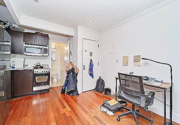 2nd image of 195 E 4th St APT 7
