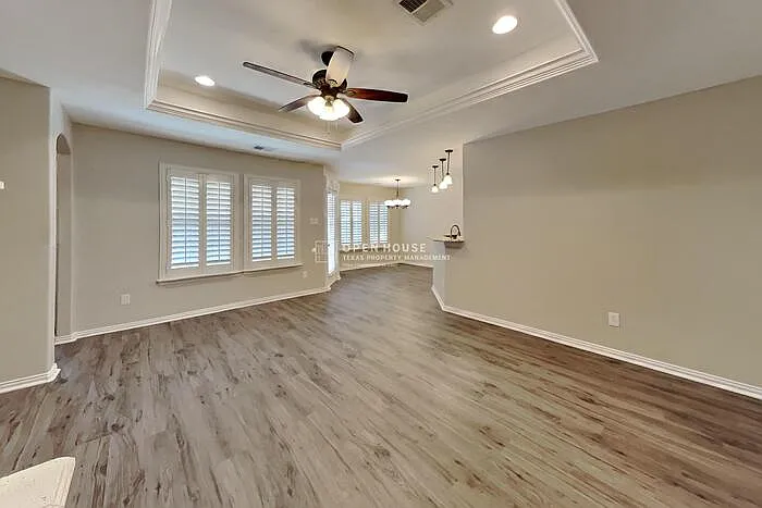 3 bed, 2.0 bath, 1546 sqft, $1,975 — Photo 4