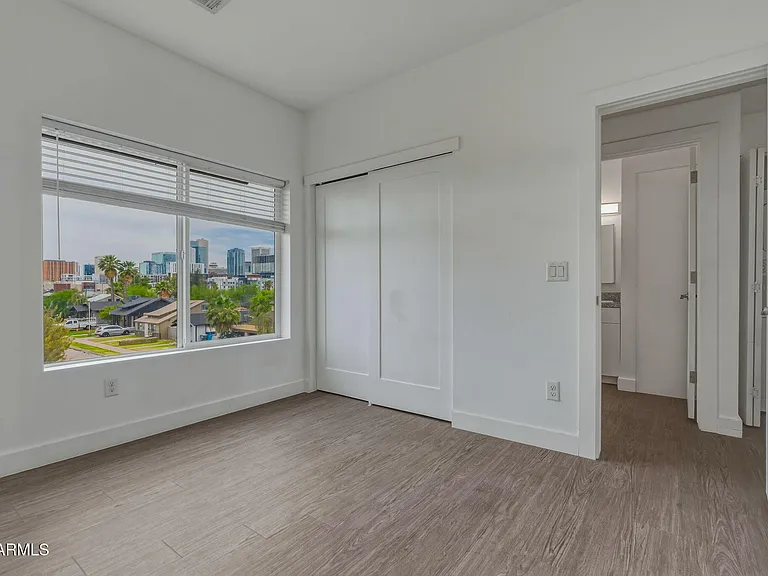 622 N 9th Ave #301 — Photo 12