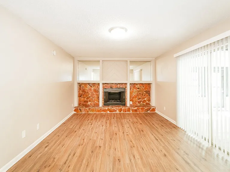 17507 Cranbrook Dr — Photo 8