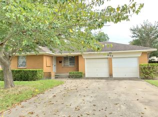 526 Willowood Ln, Lancaster, TX 75134