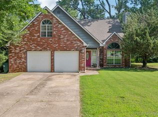 24055 King Ct, Broken Arrow, OK 74014
