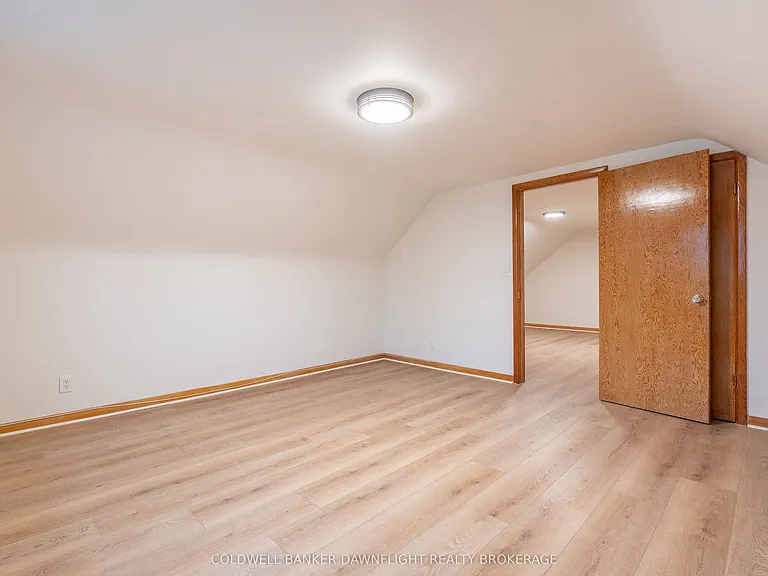 394 William St — Photo 9