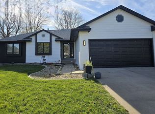 931 Sycamore Ave, Hastings, NE 68901