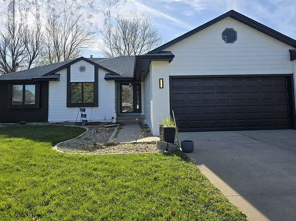 931 Sycamore Ave, Hastings, NE 68901