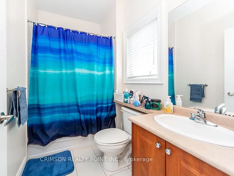 2304 Canterbury Cres — Photo 34