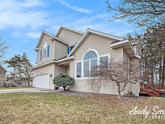 2nd image of 11039 Pinecreek Ct