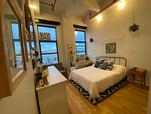 Rented by Dream Space Realty | media 14