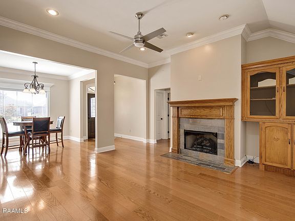 5th image of 122 Nicole Dr