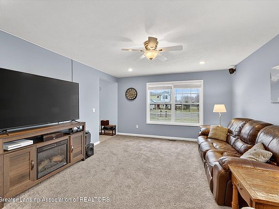 4th image of 50555 Chardonnay St