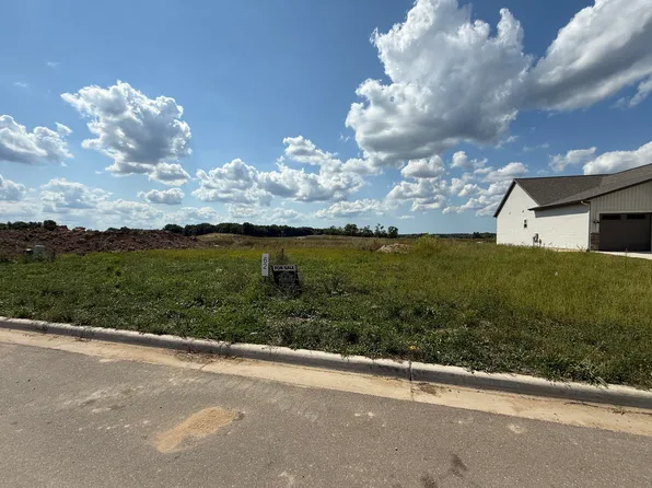 1767 Blaketon Dr NW, Grand Rapids, MI 49534