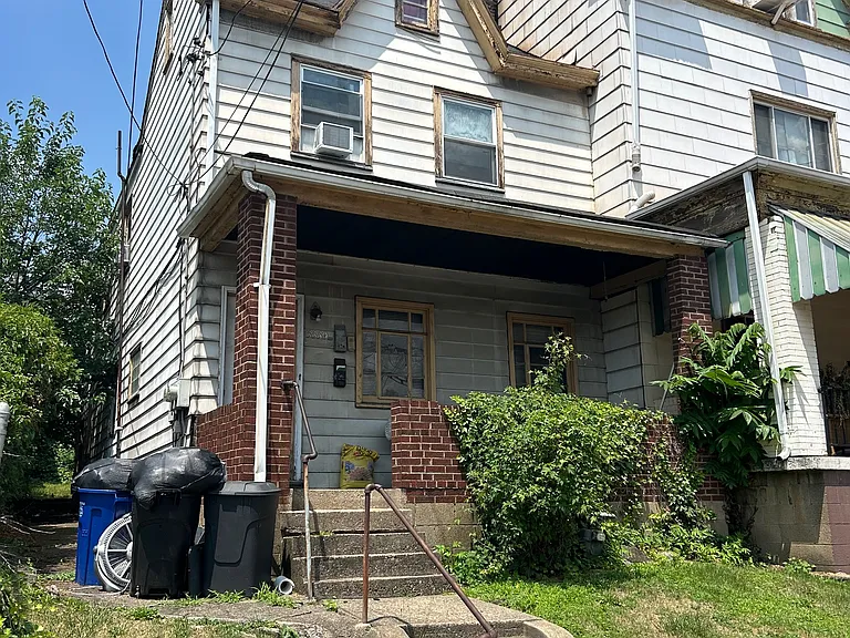 3339 Parkview Ave — Photo 1