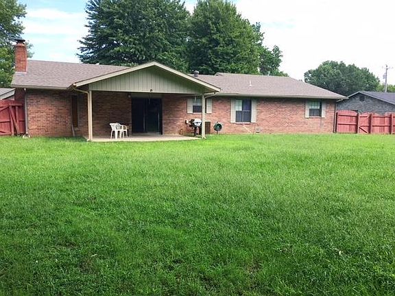 5th image of 404 Westwood Dr