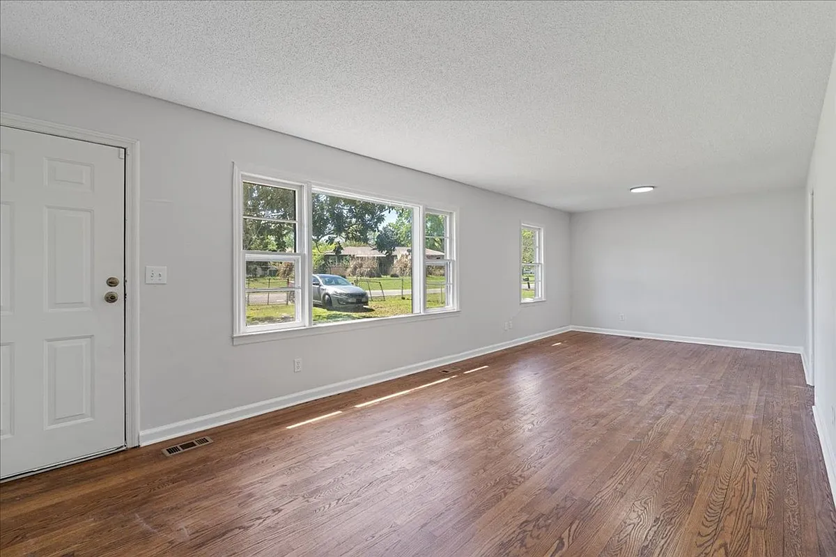 Building Photo - 915 Altamaha St