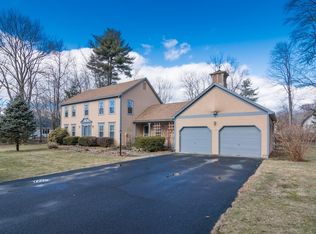 4 Woodsley Rd, Wilbraham, MA 01095