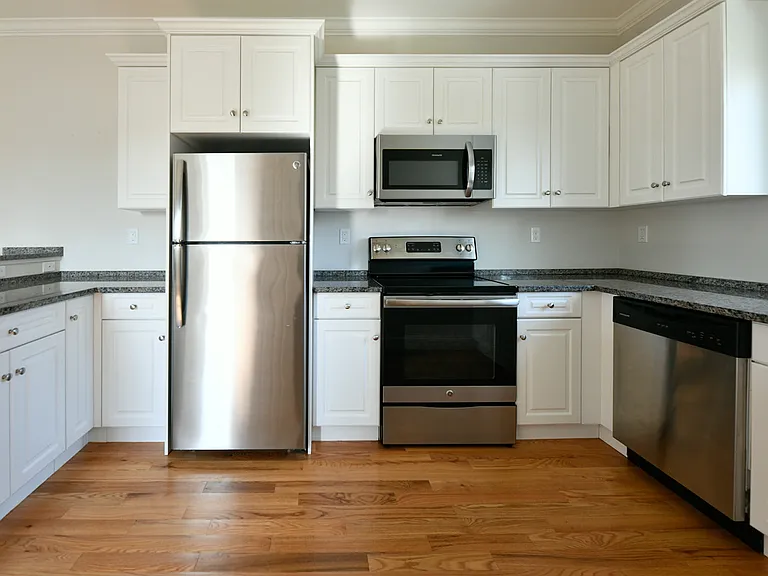 446 New Haven Ave #A — Photo 5