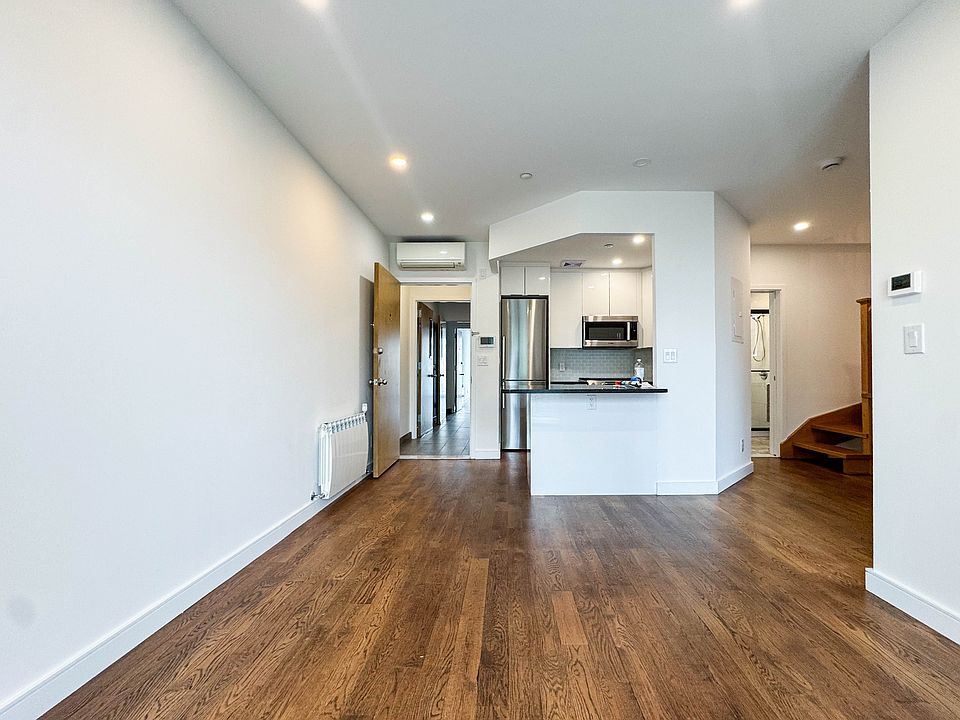 1st image of 689 Leonard St #3A