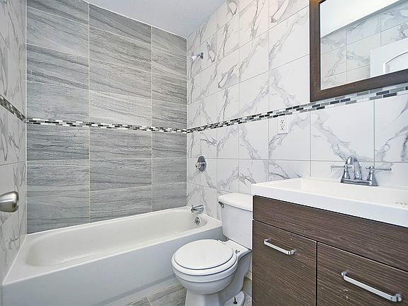 4th image of 9321 197th St Fl 3