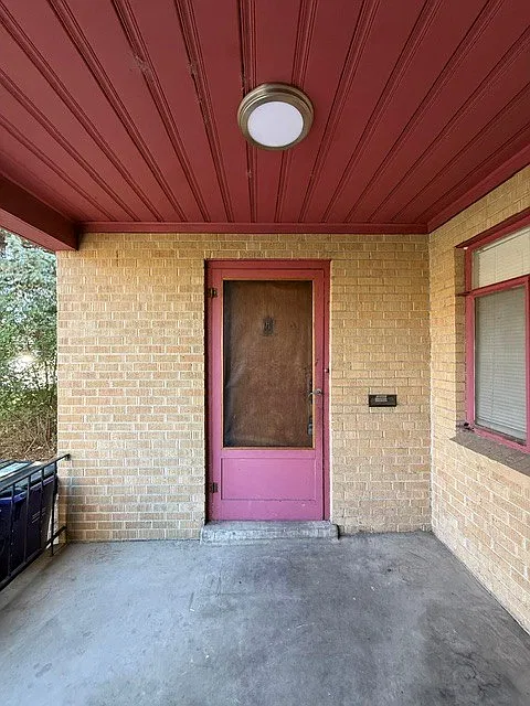 2 bed, 1069 sqft, $2,100 — Photo 3