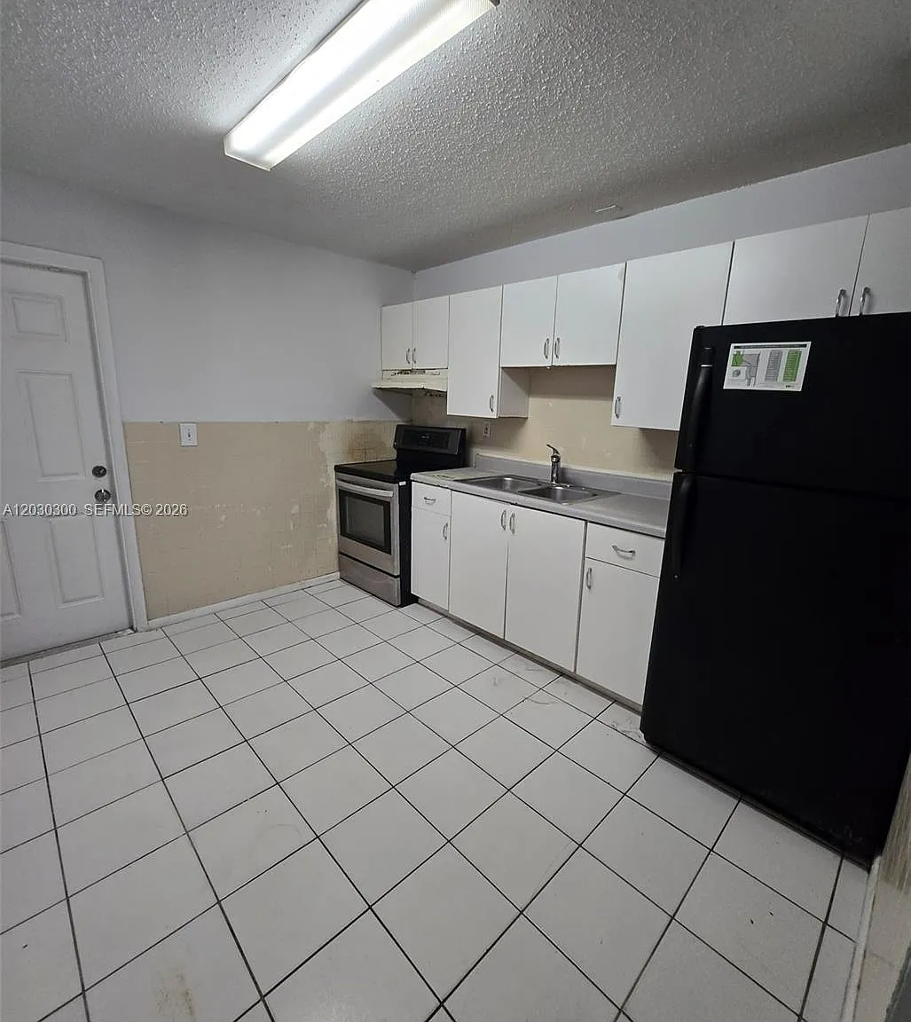 Lauderhill Manor — Photo 1